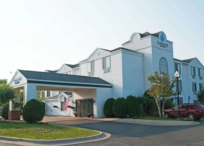 Charlevoix Inn & Suites Surestay Collection By Best Western